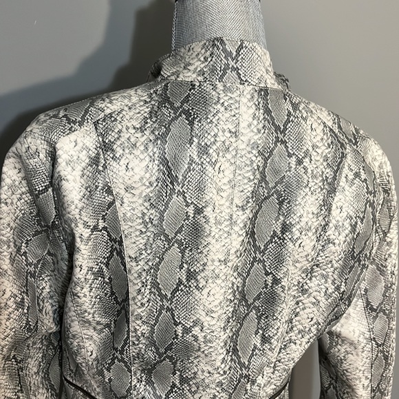 BlankNYC Jacket - Picture 5 of 6